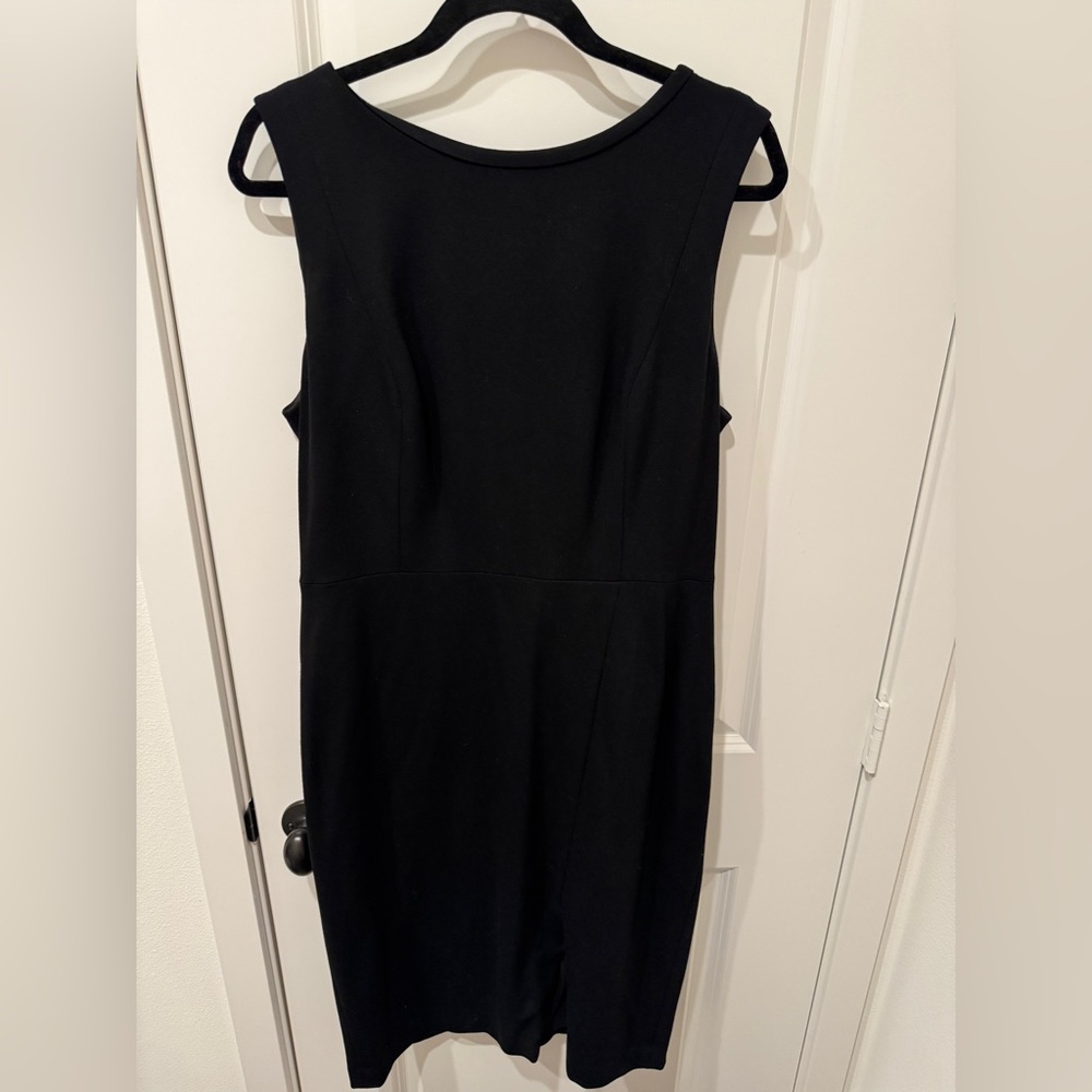 Classiques Entier Elegant Black Sleeveless Dress